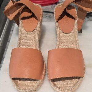 Elegant Tan Espadrille Sandals